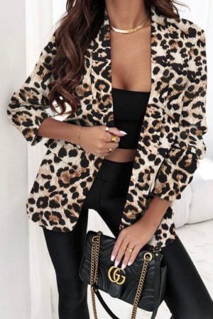 ΛΕΟΠΑΡ ΜΕΣΑΤΟ ΣΑΚΑΚΙ ΣΕ