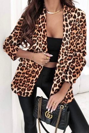 ΛΕΟΠΑΡ ΜΕΣΑΤΟ ΣΑΚΑΚΙ ΣΕ