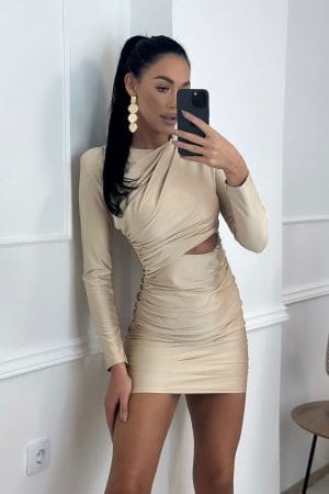 ΜΙΝΙ ΦΟΡΕΜΑ ΜΕ ΑΝΟΙΓΜΑ ΣΤΗΝ ΜΕΣΗ