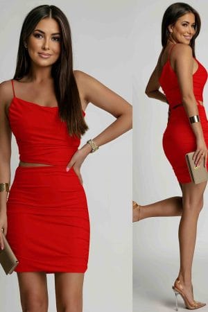 Μini φορεμα και εντυπωσιακο ανοιγμα στην μεση