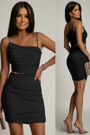 Μini φορεμα και εντυπωσιακο ανοιγμα στην μεση